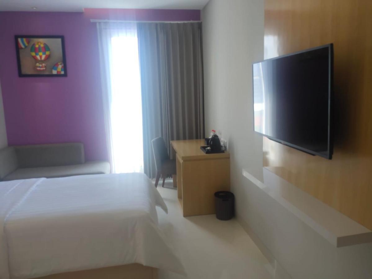 Surabaya River View Hotel Exterior foto